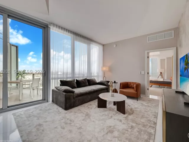 1-bedroom condo for rent in Miami - 851 NE 1st Ave 3402 - MondialRealty