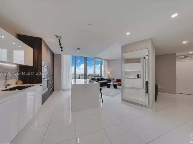 1-bedroom condo for rent in Miami - 851 NE 1st Ave 3402 - MondialRealty