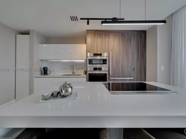 1-bedroom condo for rent in Miami - 851 NE 1st Ave 3402 - MondialRealty