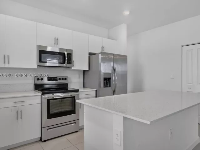 4-bedroom home for rent in Homestead - 11942 SW 239th St 11942 - MondialRealty