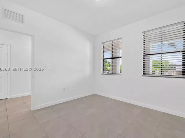 4-bedroom home for rent in Homestead - 11942 SW 239th St 11942 - MondialRealty