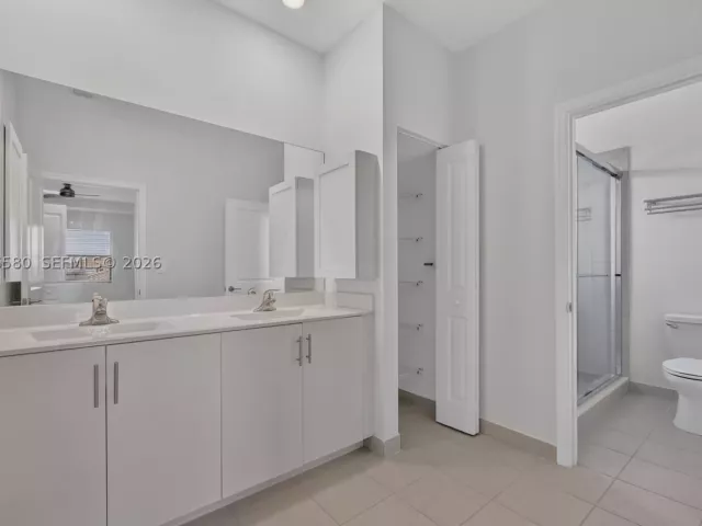 4-bedroom home for rent in Homestead - 11942 SW 239th St 11942 - MondialRealty