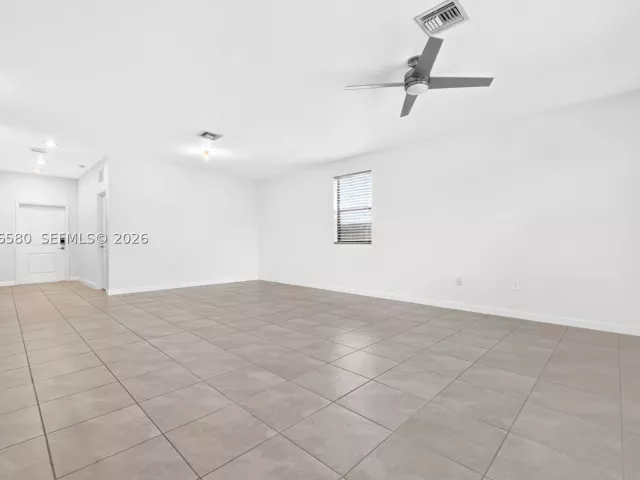 4-bedroom home for rent in Homestead - 11942 SW 239th St 11942 - MondialRealty