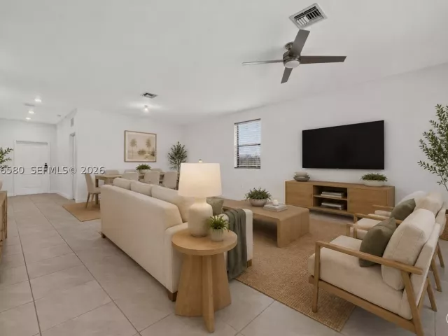 4-bedroom home for rent in Homestead - 11942 SW 239th St 11942 - MondialRealty