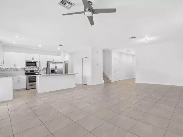 4-bedroom home for rent in Homestead - 11942 SW 239th St 11942 - MondialRealty