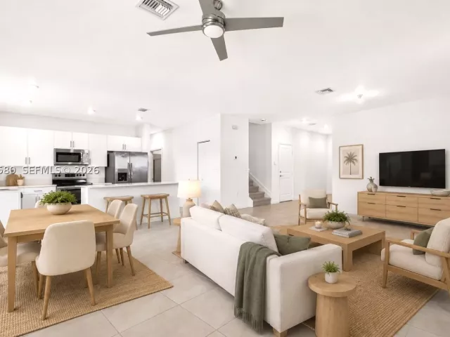 4-bedroom home for rent in Homestead - 11942 SW 239th St 11942 - MondialRealty