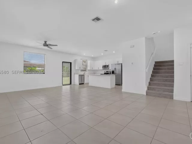 4-bedroom home for rent in Homestead - 11942 SW 239th St 11942 - MondialRealty