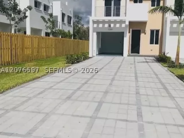 3-bedroom home for rent in Doral -  - MondialRealty