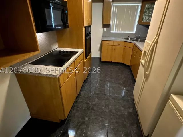 3-bedroom home for sale in Miami Gardens - 2961 NW 162nd St - MondialRealty
