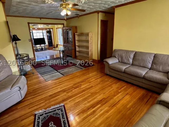 3-bedroom home for sale in Miami Gardens - 2961 NW 162nd St - MondialRealty