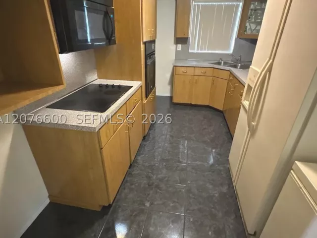 3-bedroom home for sale in Miami Gardens - 2961 NW 162nd St - MondialRealty