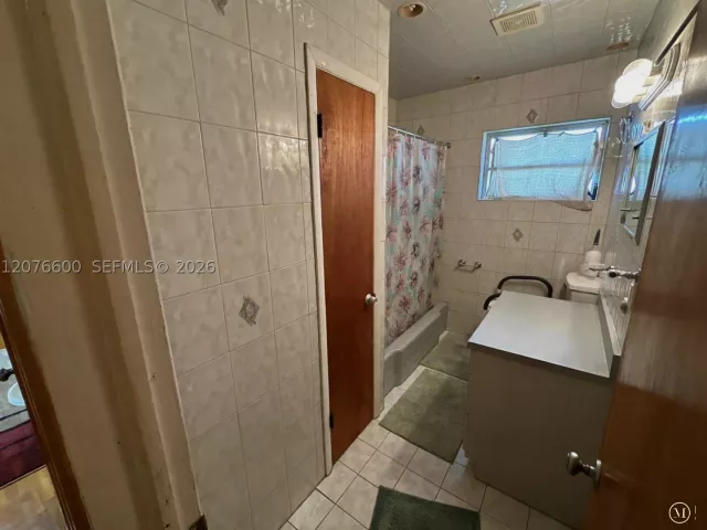 3-bedroom home for sale in Miami Gardens - 2961 NW 162nd St - MondialRealty