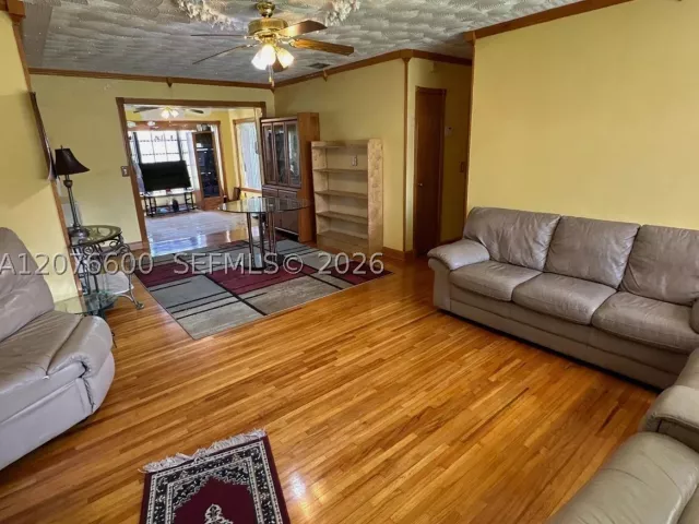 3-bedroom home for sale in Miami Gardens - 2961 NW 162nd St - MondialRealty
