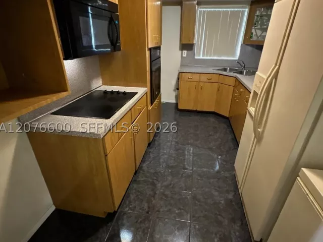 3-bedroom home for sale in Miami Gardens - 2961 NW 162nd St - MondialRealty