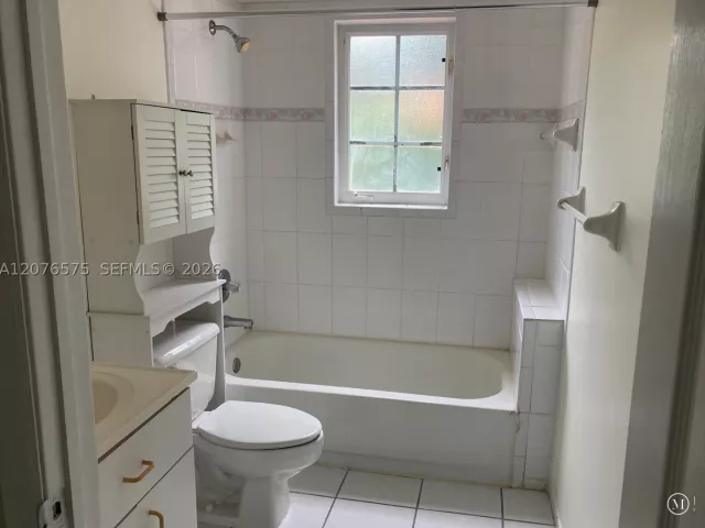 2-bedroom home for sale in Coral Gables - 334 Alesio Ave - MondialRealty