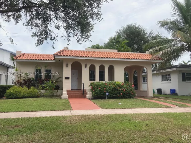 2-bedroom home for sale in Coral Gables - 334 Alesio Ave - MondialRealty