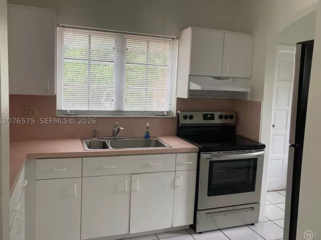 2-bedroom home for sale in Coral Gables - 334 Alesio Ave - MondialRealty