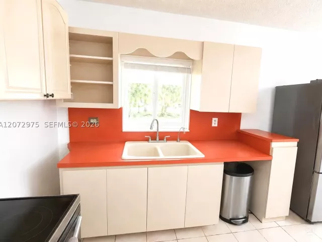 3-bedroom home for sale in Homestead - 20890 SW 236th St - MondialRealty
