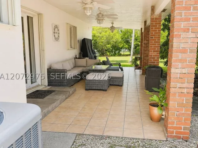 3-bedroom home for sale in Homestead - 20890 SW 236th St - MondialRealty