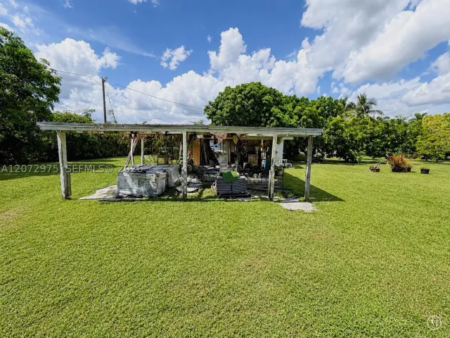 3-bedroom home for sale in Homestead - 20890 SW 236th St - MondialRealty