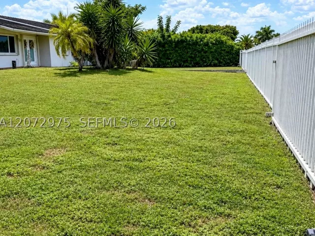 3-bedroom home for sale in Homestead - 20890 SW 236th St - MondialRealty
