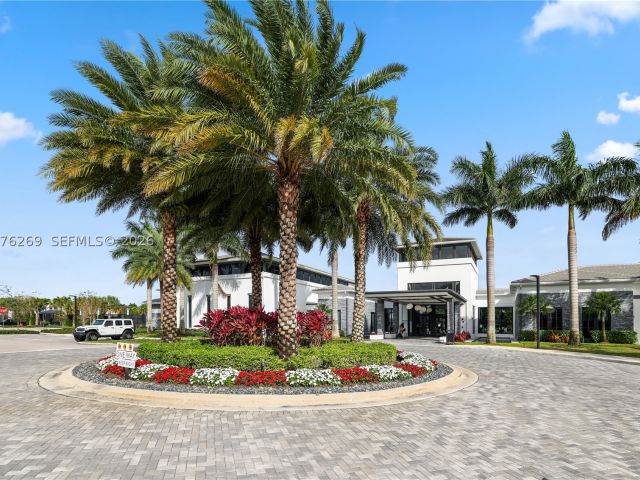 5-bedroom home for sale in Boca Raton - 17041 Teton River Rd - MondialRealty