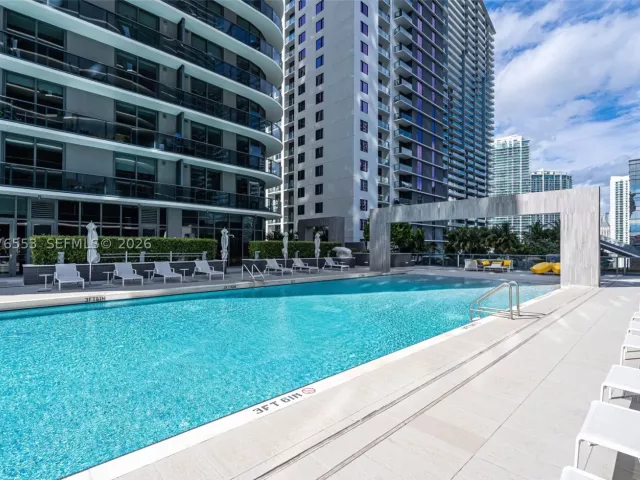 2-bedroom condo for sale in Miami - 45 SW 9th St 1706 - MondialRealty