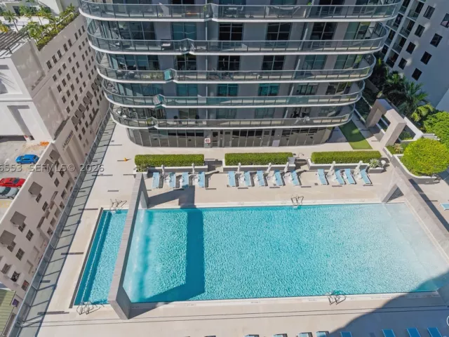 2-bedroom condo for sale in Miami - 45 SW 9th St 1706 - MondialRealty