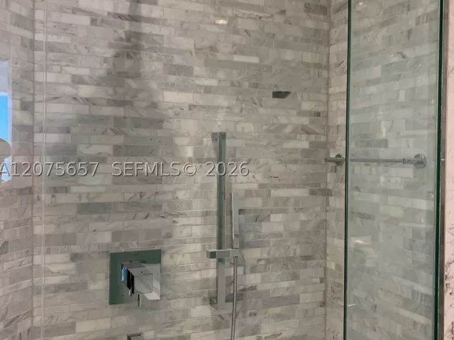 2-bedroom condo for rent in Miami - 851 NE 1st Ave 2107 - MondialRealty