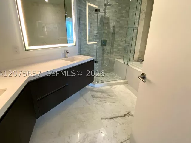 2-bedroom condo for rent in Miami - 851 NE 1st Ave 2107 - MondialRealty