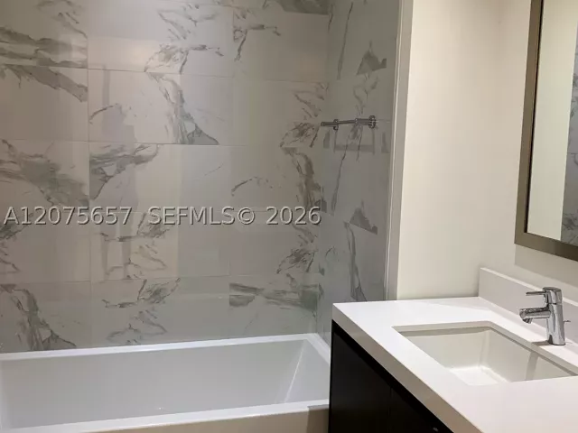 2-bedroom condo for rent in Miami - 851 NE 1st Ave 2107 - MondialRealty