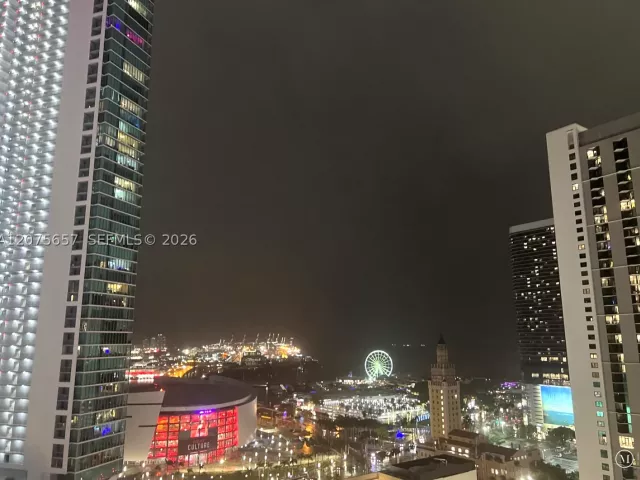 2-bedroom condo for rent in Miami - 851 NE 1st Ave 2107 - MondialRealty