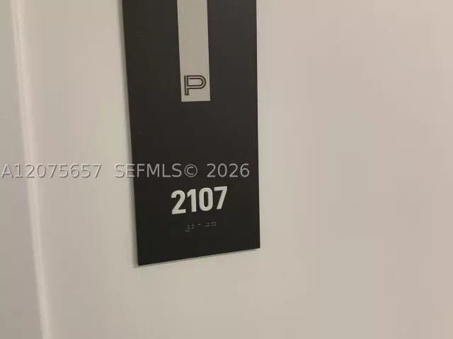 2-bedroom condo for rent in Miami - 851 NE 1st Ave 2107 - MondialRealty