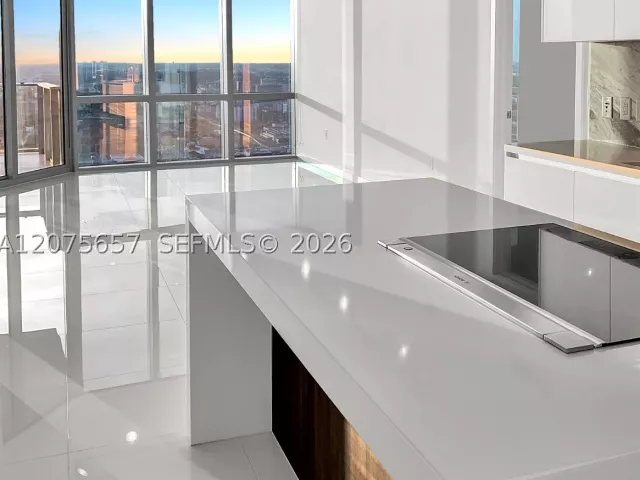 2-bedroom condo for rent in Miami - 851 NE 1st Ave 2107 - MondialRealty