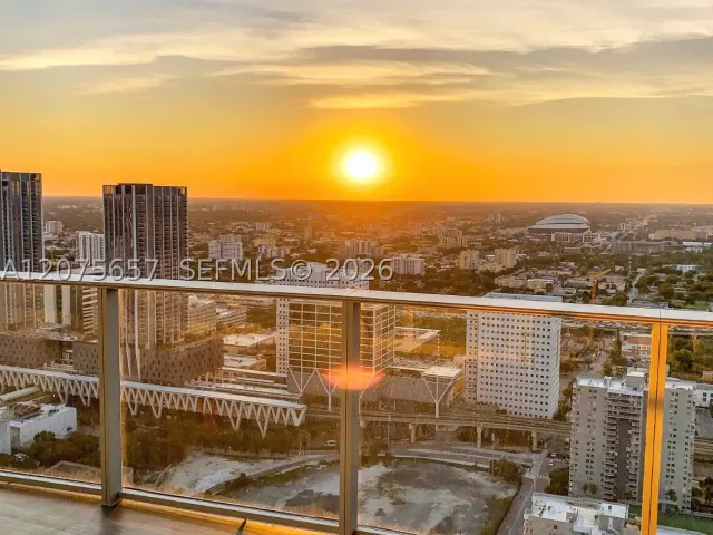 2-bedroom condo for rent in Miami - 851 NE 1st Ave 2107 - MondialRealty