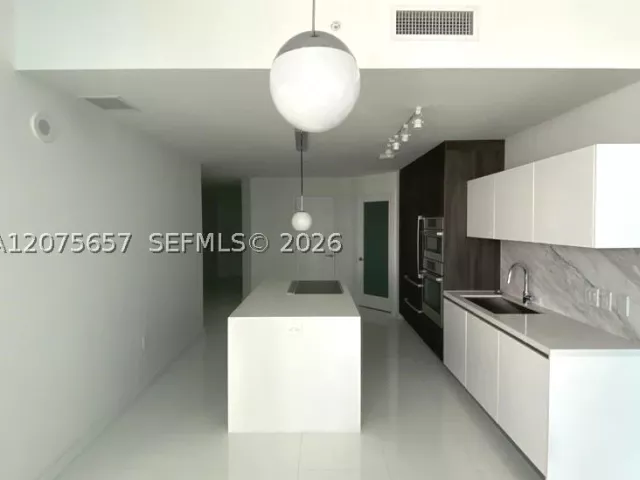 2-bedroom condo for rent in Miami - 851 NE 1st Ave 2107 - MondialRealty