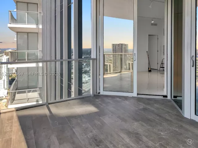 2-bedroom condo for rent in Miami - 851 NE 1st Ave 2107 - MondialRealty