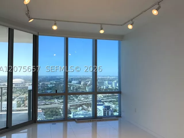2-bedroom condo for rent in Miami - 851 NE 1st Ave 2107 - MondialRealty