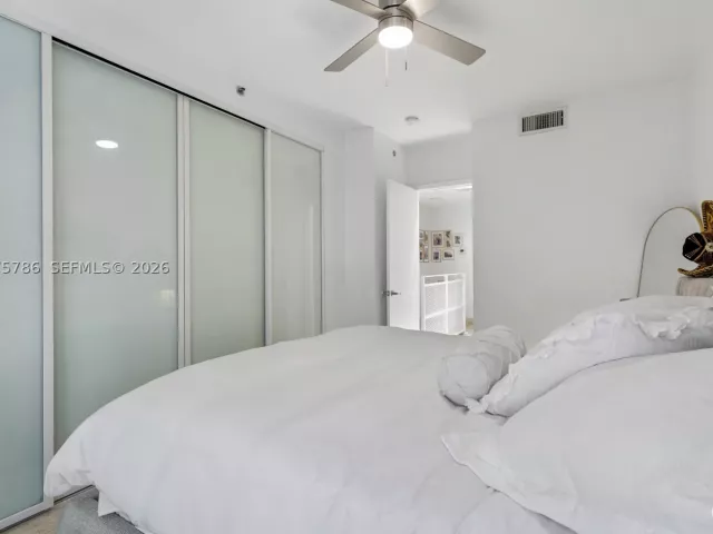 2-bedroom home for rent in Miami Beach - 204 Washington Ave 13 - MondialRealty