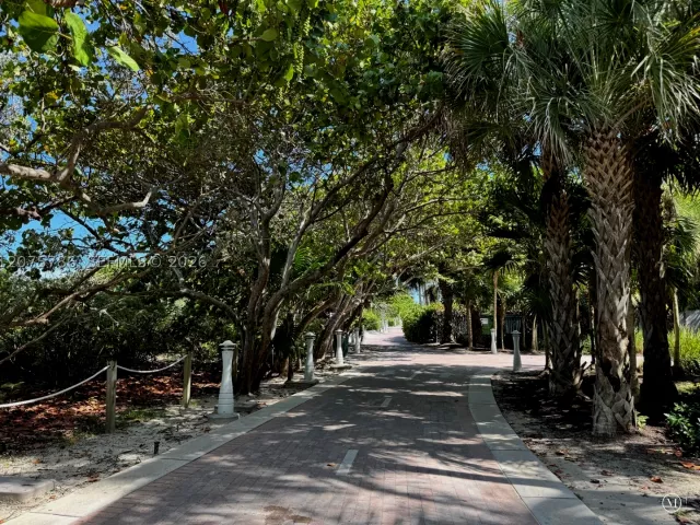 2-bedroom home for rent in Miami Beach - 204 Washington Ave 13 - MondialRealty