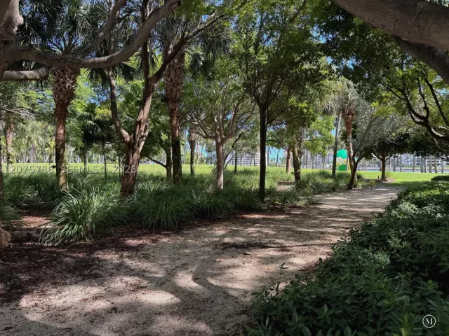 2-bedroom home for rent in Miami Beach - 204 Washington Ave 13 - MondialRealty