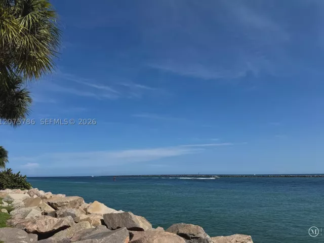 2-bedroom home for rent in Miami Beach - 204 Washington Ave 13 - MondialRealty