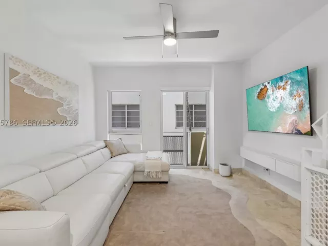 2-bedroom home for rent in Miami Beach - 204 Washington Ave 13 - MondialRealty