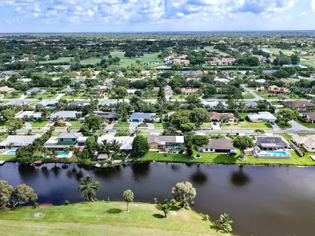 3-bedroom home for rent in Delray Beach - 3250 Lakeview Boulevard - MondialRealty