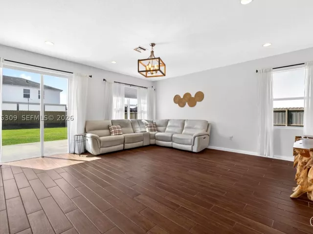 4-bedroom home for rent in Homestead - 27884 SW 133rd Path 27884 - MondialRealty