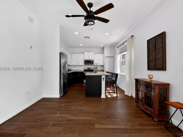 4-bedroom home for rent in Homestead - 27884 SW 133rd Path 27884 - MondialRealty