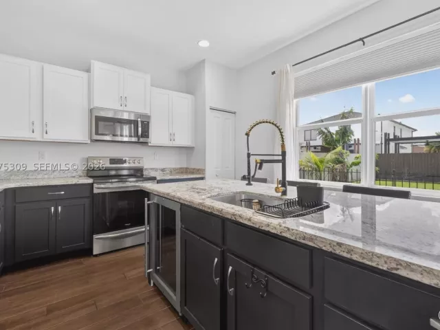 4-bedroom home for rent in Homestead - 27884 SW 133rd Path 27884 - MondialRealty