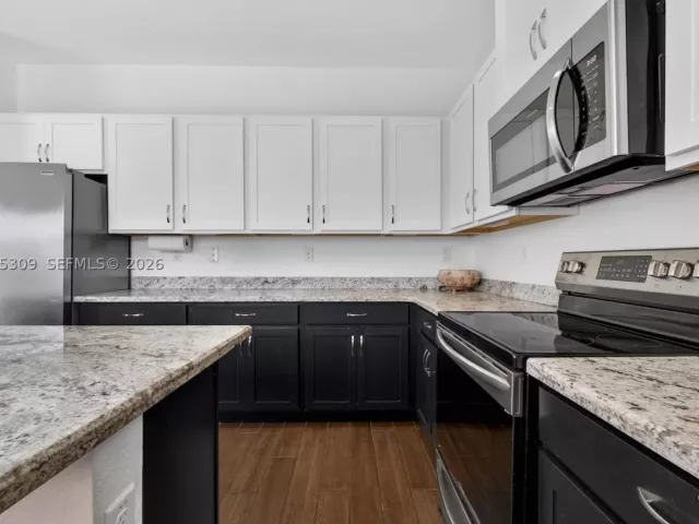 4-bedroom home for rent in Homestead - 27884 SW 133rd Path 27884 - MondialRealty