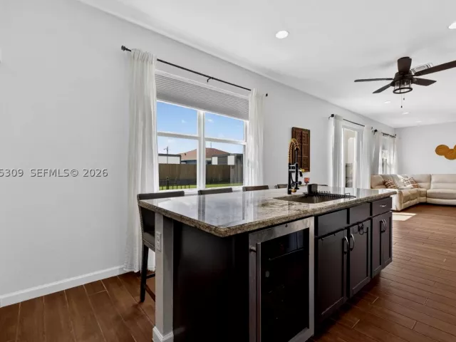 4-bedroom home for rent in Homestead - 27884 SW 133rd Path 27884 - MondialRealty