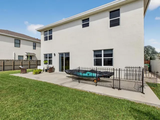 4-bedroom home for rent in Homestead - 27884 SW 133rd Path 27884 - MondialRealty